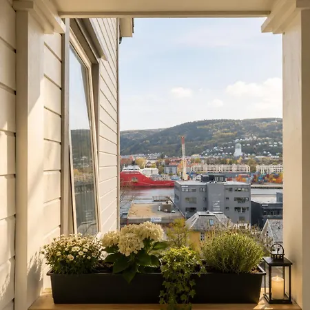 Bright Nordic With Sea & Mountain Views Leilighet Bergen